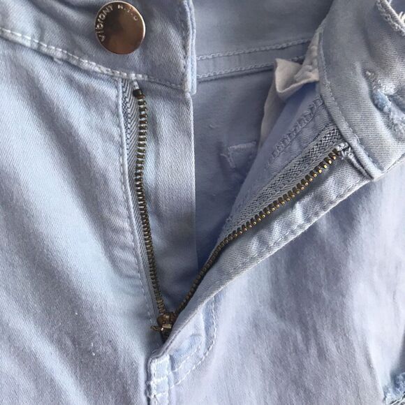 Vibrant‎ MIU Jeans Distressed Light Blue Skinny Legs High Rise Size 11 - Picture 3 of 9